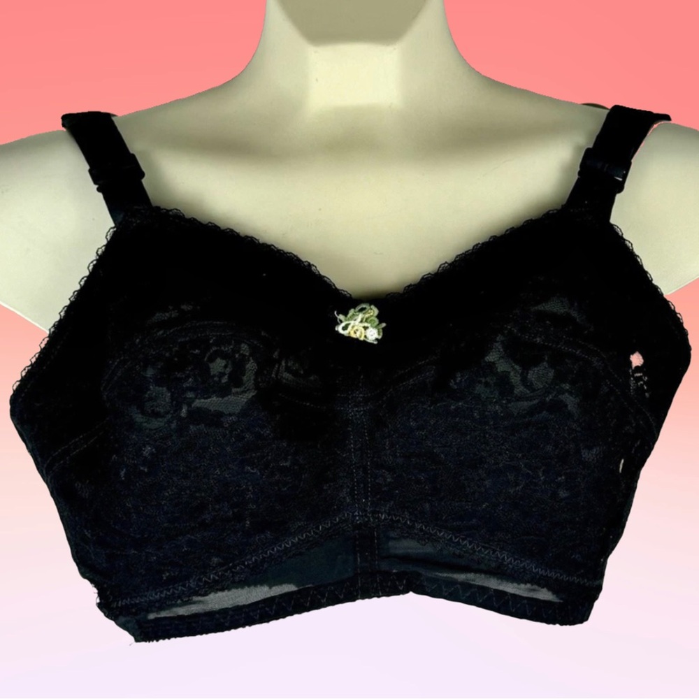 VTG Figurette Pointy Bullet Black 50/60’s Pin Up Style 526 30F